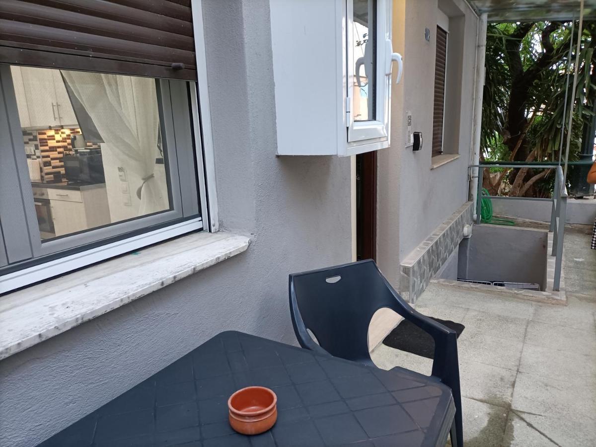 Appartamento Peaceful Oasis Atene Esterno foto
